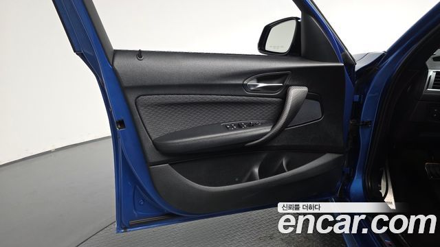 BMW 1-Series 2018 — photo 14