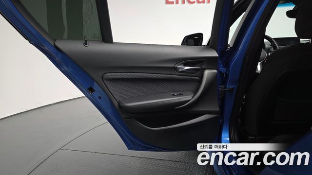 BMW 1-Series 2018 — photo 15