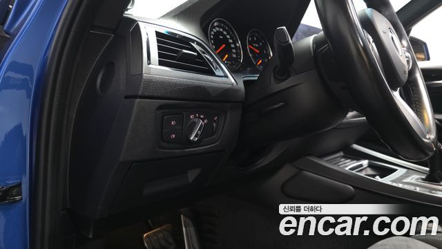 BMW 1-Series 2018 — photo 28