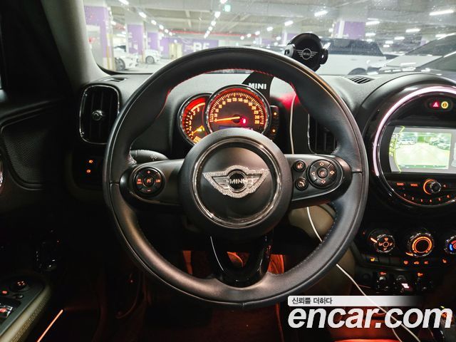Mini Countryman 2018 — photo 13