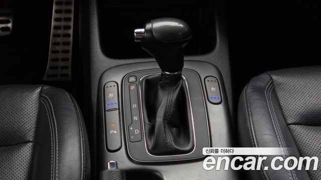 Kia K3 2015 — photo 12