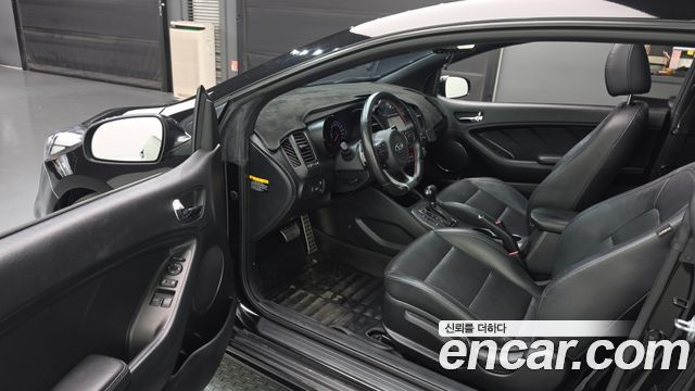 Kia K3 2015 — photo 13