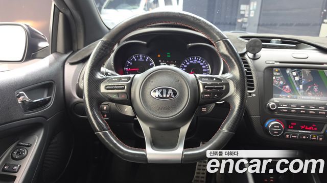 Kia K3 2015 — photo 19