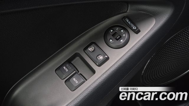 Kia K3 2015 — photo 31