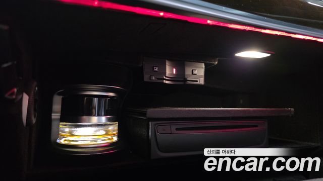 Mercedes-Benz S-Class 2020 — photo 31