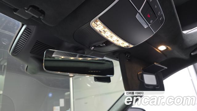 Mercedes-Benz S-Class 2020 — photo 33