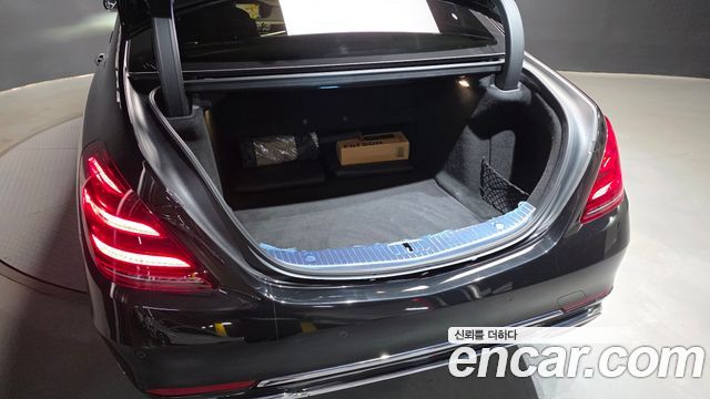 Mercedes-Benz S-Class 2020 — photo 35