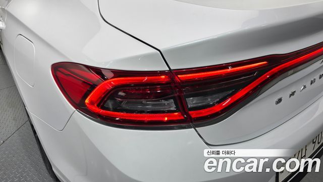 Hyundai Grandeur 2018 — photo 9