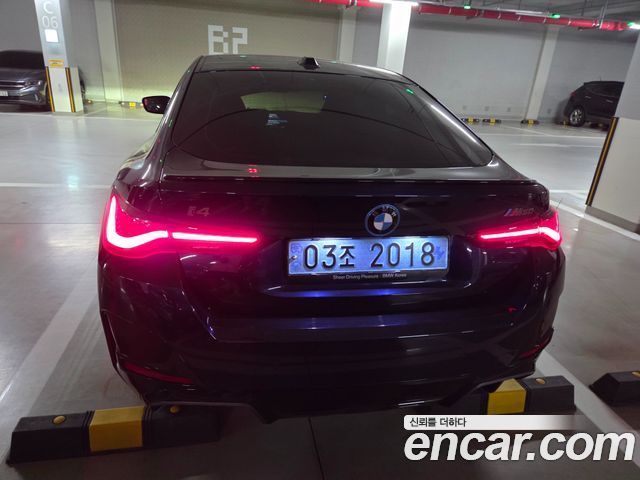 BMW i4 2022 — photo 4