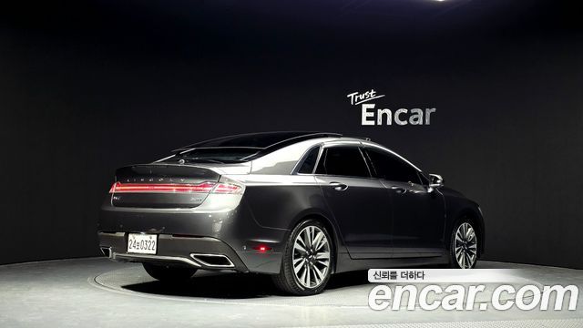 Lincoln MKZ 2017 — photo 2