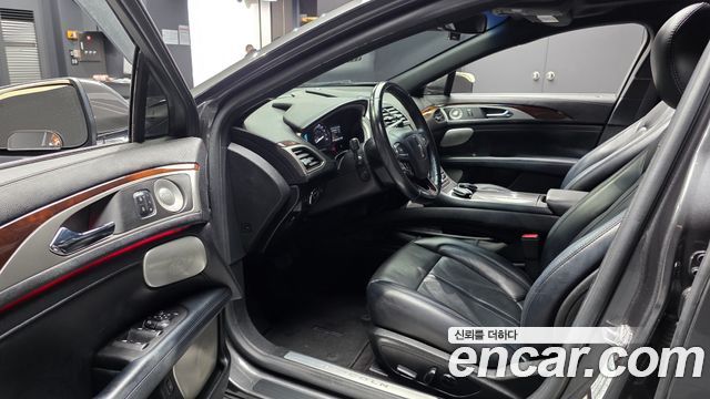 Lincoln MKZ 2017 — photo 10