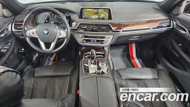 BMW 7-Series 2016 — photo 7