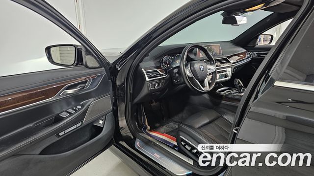 BMW 7-Series 2016 — photo 10