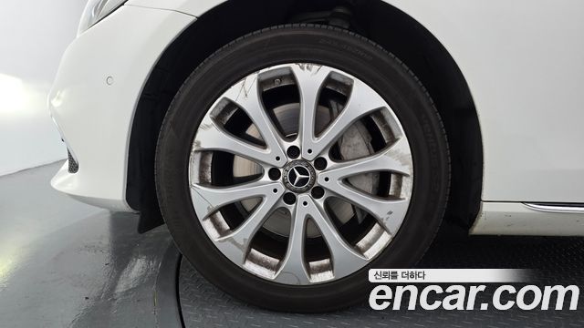 Mercedes-Benz E-Class 2020 — photo 5