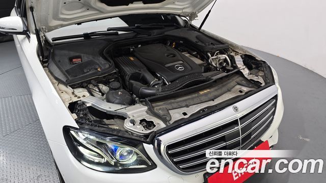 Mercedes-Benz E-Class 2020 — photo 6