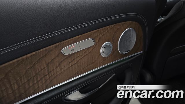 Mercedes-Benz E-Class 2020 — photo 18