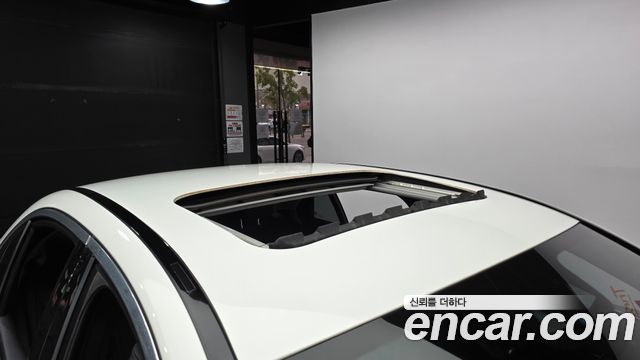 Mercedes-Benz E-Class 2020 — photo 20