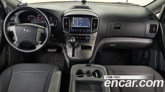 Hyundai Starex 2019 — photo 10