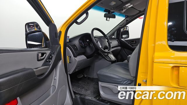 Hyundai Starex 2019 — photo 13