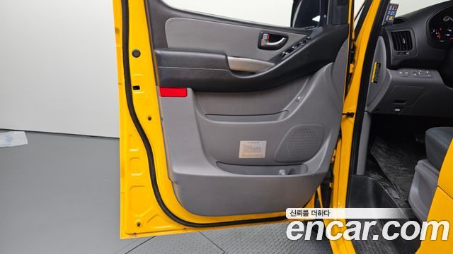 Hyundai Starex 2019 — photo 14