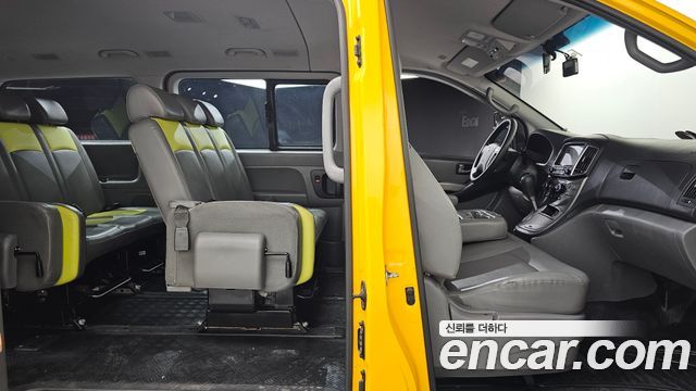 Hyundai Starex 2019 — photo 16