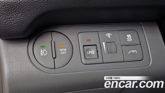 Hyundai Starex 2019 — photo 27