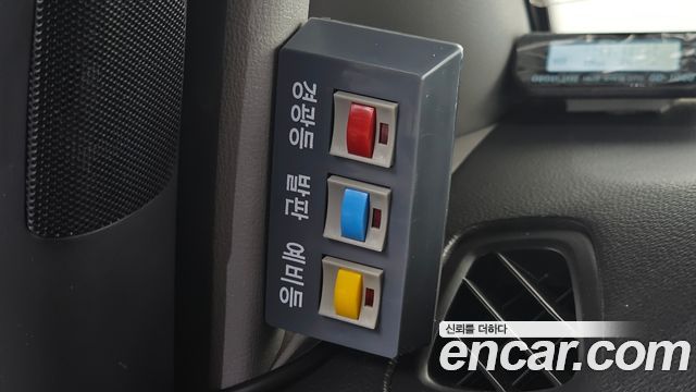 Hyundai Starex 2019 — photo 31