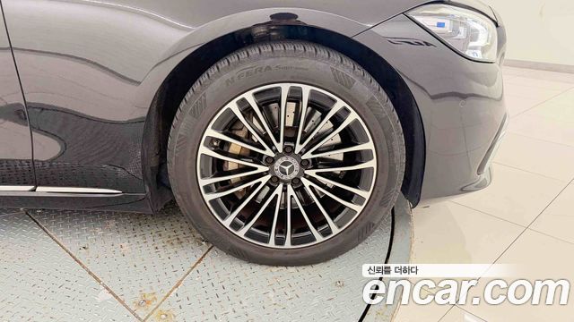 Mercedes-Benz S-Class 2021 — photo 8