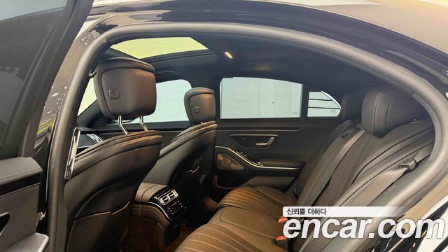 Mercedes-Benz S-Class 2021 — photo 18