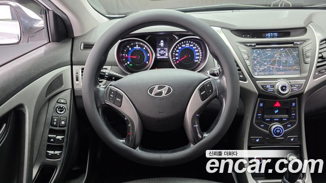 Hyundai AVANTE 2015 — photo 19