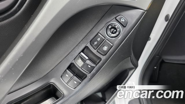 Hyundai AVANTE 2015 — photo 25