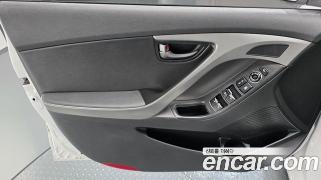 Hyundai AVANTE 2015 — photo 14