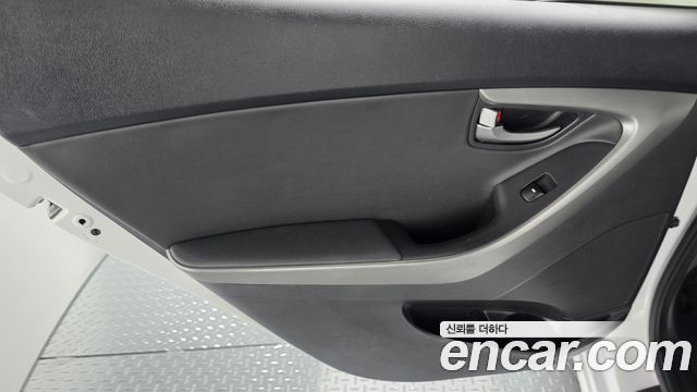 Hyundai AVANTE 2015 — photo 15