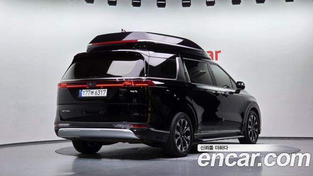 Kia Canival 2023 — photo 2