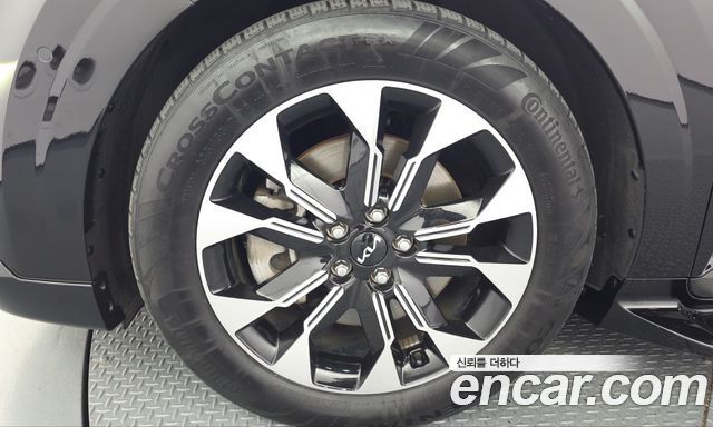 Kia Canival 2023 — photo 5