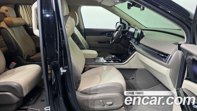 Kia Canival 2023 — photo 17