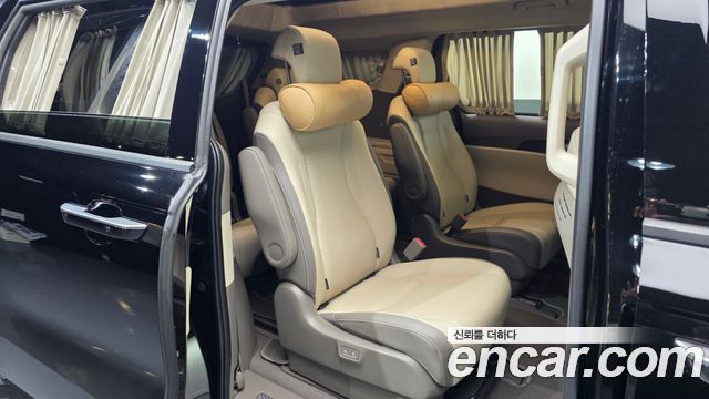 Kia Canival 2023 — photo 18