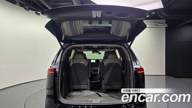 Kia Canival 2023 — photo 26