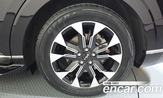 Kia Canival 2023 — photo 7