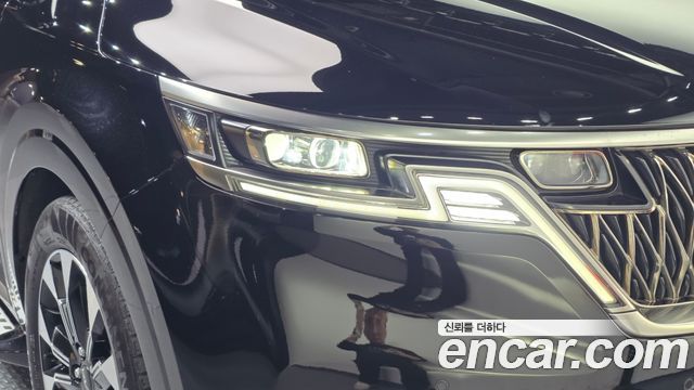 Kia Canival 2023 — photo 8
