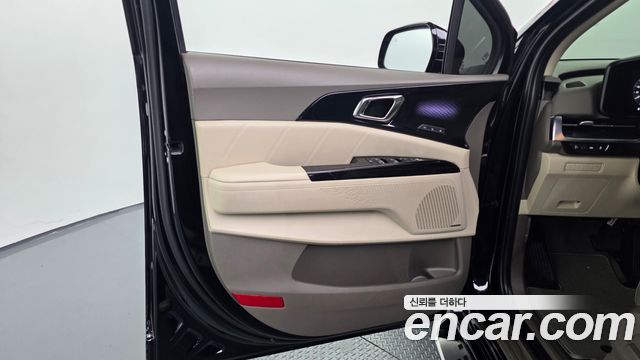 Kia Canival 2023 — photo 14