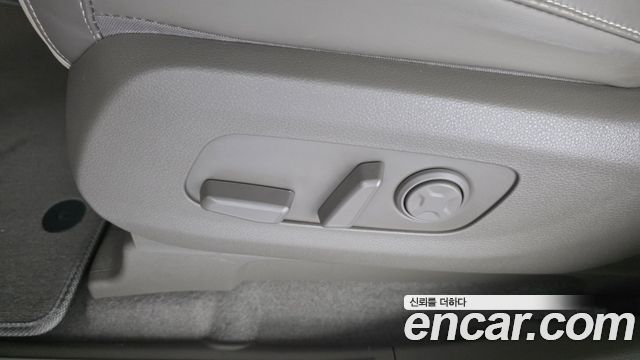 Kia Canival 2023 — photo 31