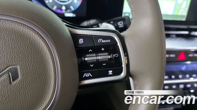 Kia Canival 2023 — photo 32