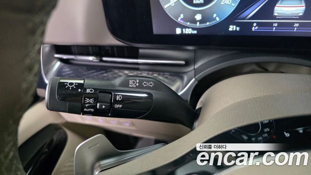 Kia Canival 2023 — photo 35