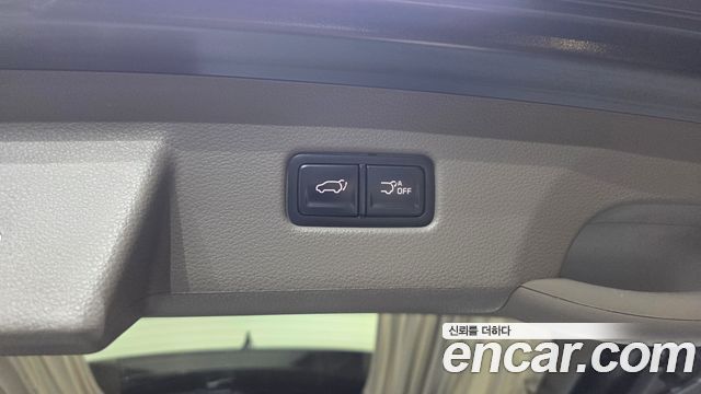 Kia Canival 2023 — photo 36