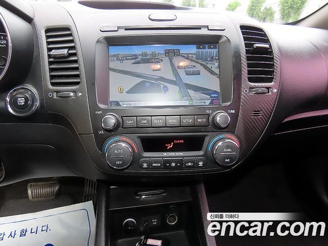 Kia K3 2014 — photo 13