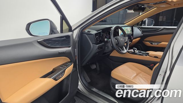 Lexus NX 2025 — photo 13