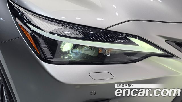 Lexus NX 2025 — photo 8