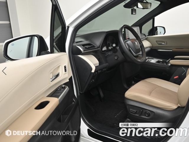 Toyota Sienna 2024 — photo 11