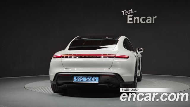 Porsche Taycan 2023 — photo 4